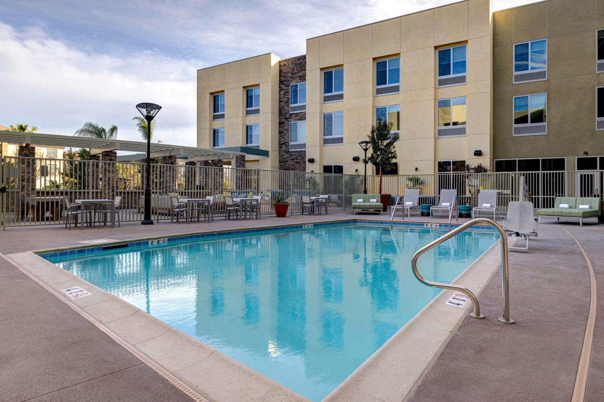 Hilton Garden Inn Temecula Extérieur photo